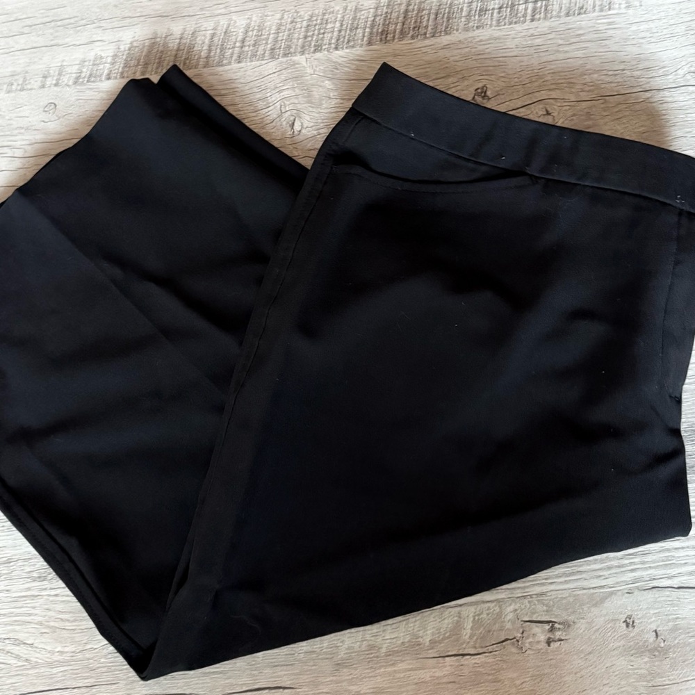Worthington Woman Modern Fit Black Dress Capris 18W Wider Leg